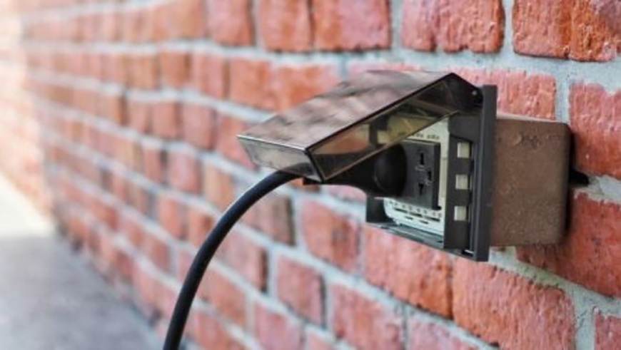 Single outdoor socket installed London - weatherproof cover